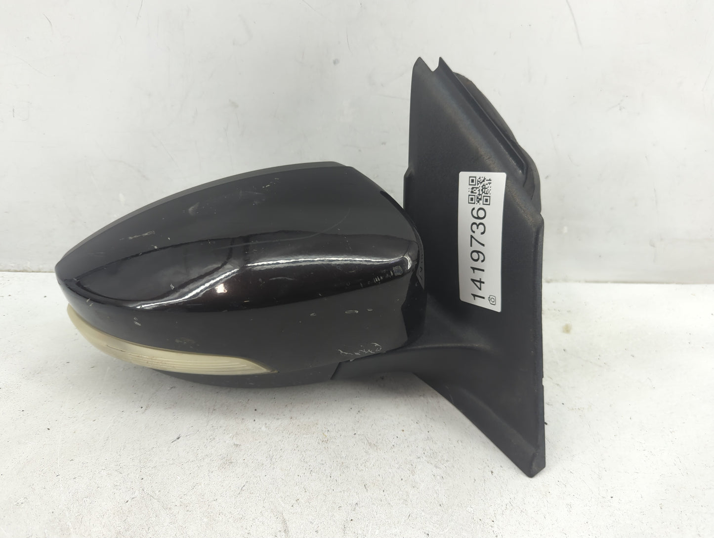 2013-2016 Ford Escape Passenger Side View Mirror - Right Door Mirror OEM Used - Oemusedautoparts1.com