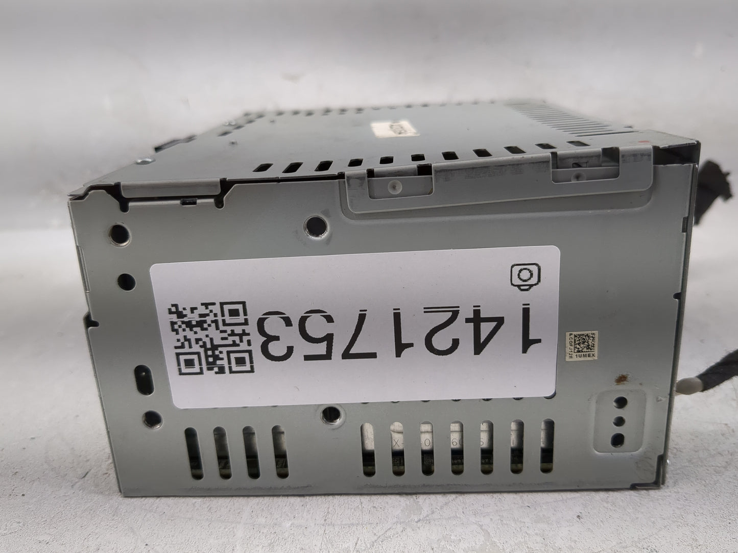 2013-2015 Ford Escape Radio AM FM Cd Player Receiver Replacement P/N:CJ5T-19C107-GA Fits Fits 2013 2014 2015 OEM Used Auto P