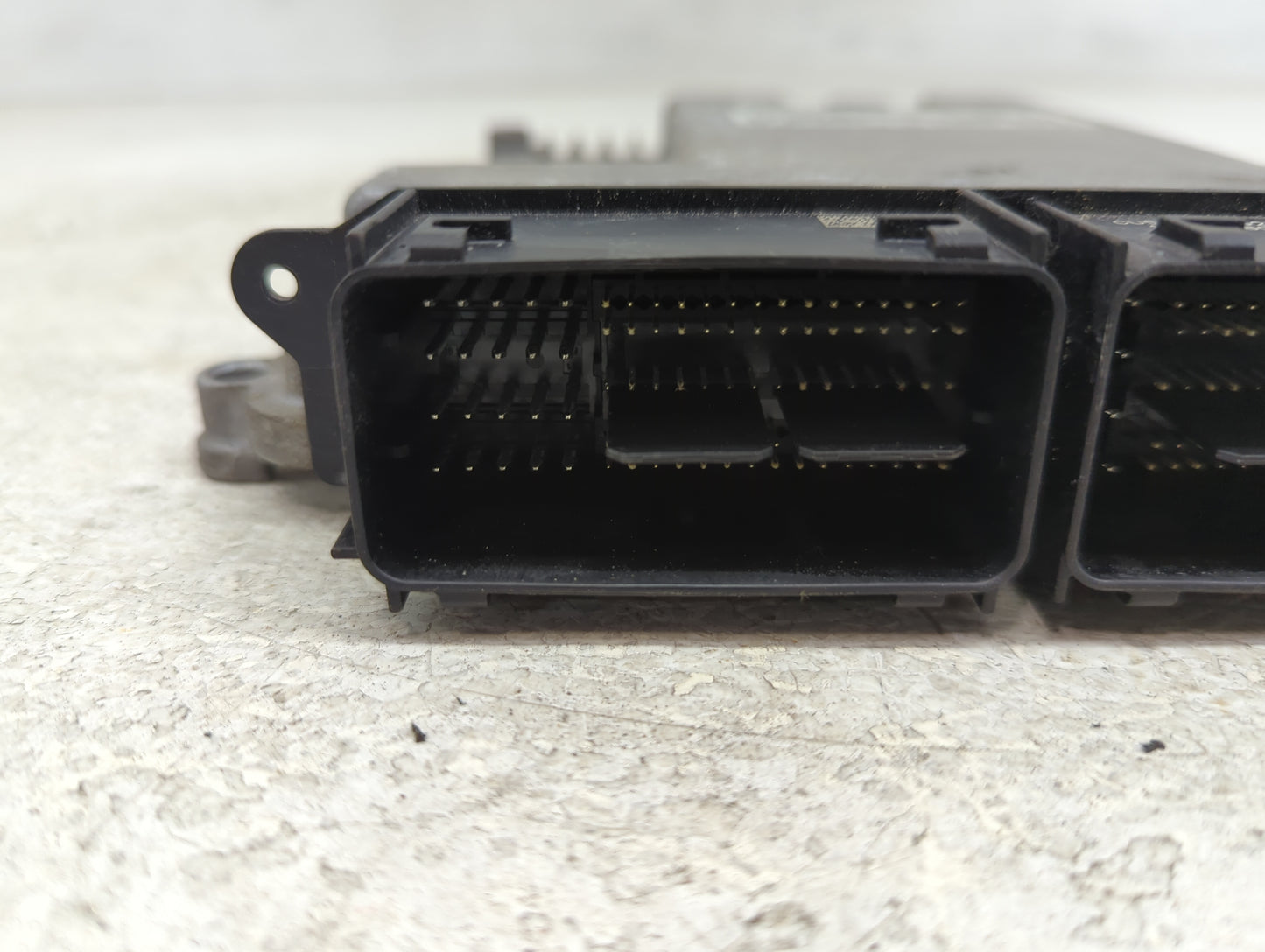 2015-2016 Ford Escape PCM Engine Control Computer ECU ECM PCU OEM P/N:FJ5A-12A650-PA FJ5A-12B684-BA Fits Fits 2015 2016 OEM 