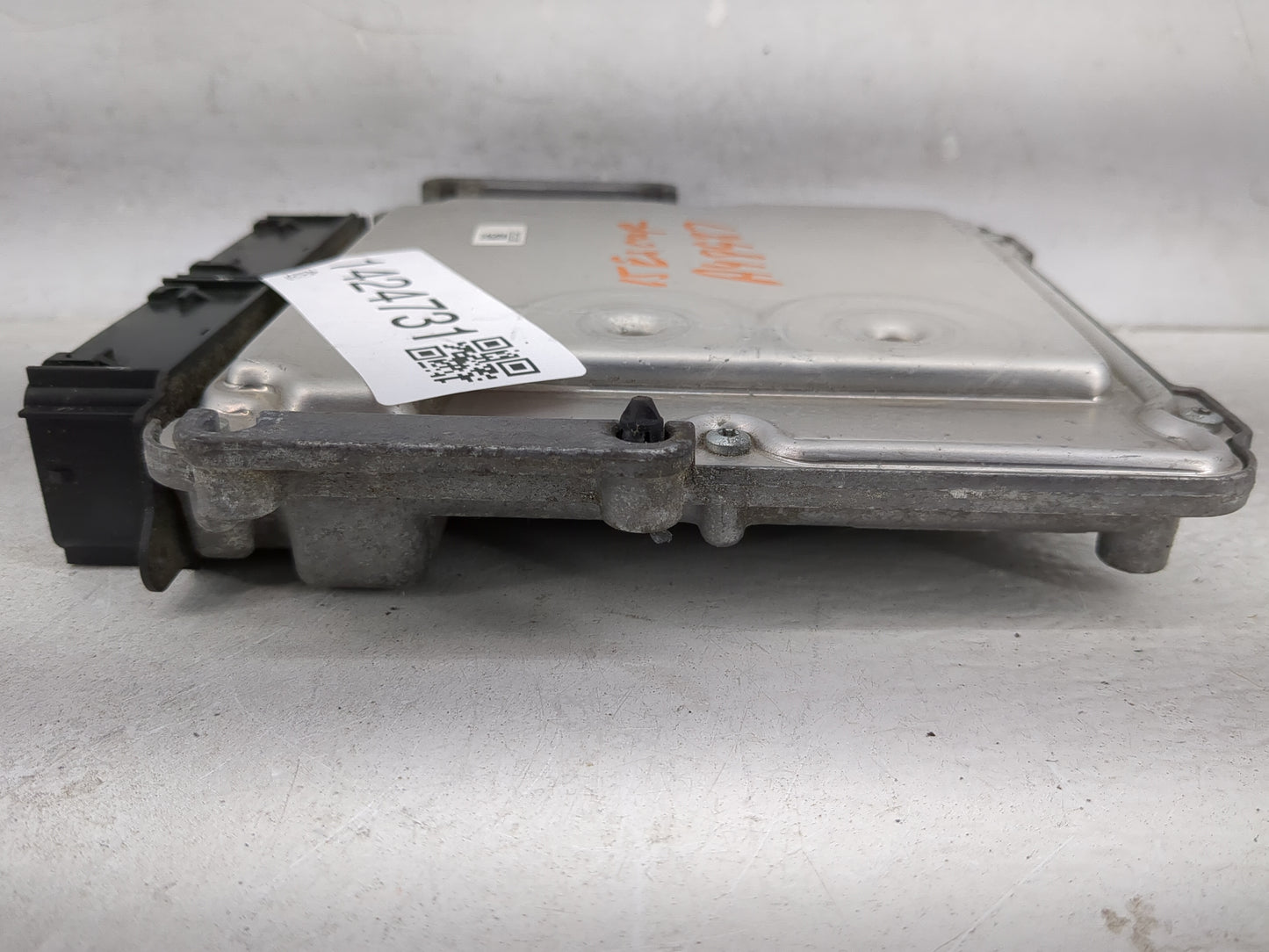 2015-2016 Ford Escape PCM Engine Control Computer ECU ECM PCU OEM P/N:FJ5A-12B684-BA Fits Fits 2015 2016 OEM Used Auto Parts