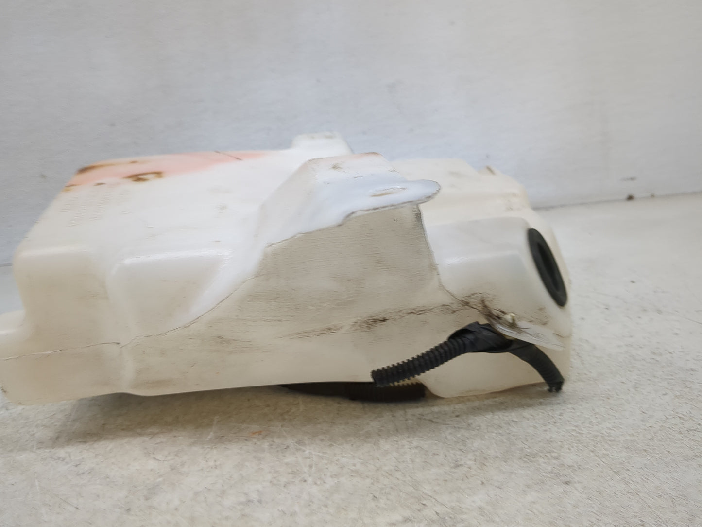 2015-2019 Ford Escape Windshield Washer Fluid Reservoir Bottle Oem 1427421 - Oemusedautoparts1.com