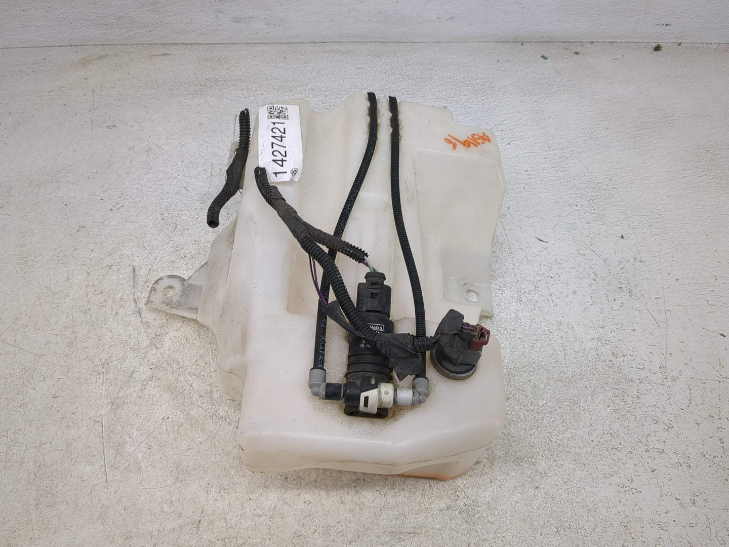 2015-2019 Ford Escape Windshield Washer Fluid Reservoir Bottle Oem 1427421 - Oemusedautoparts1.com
