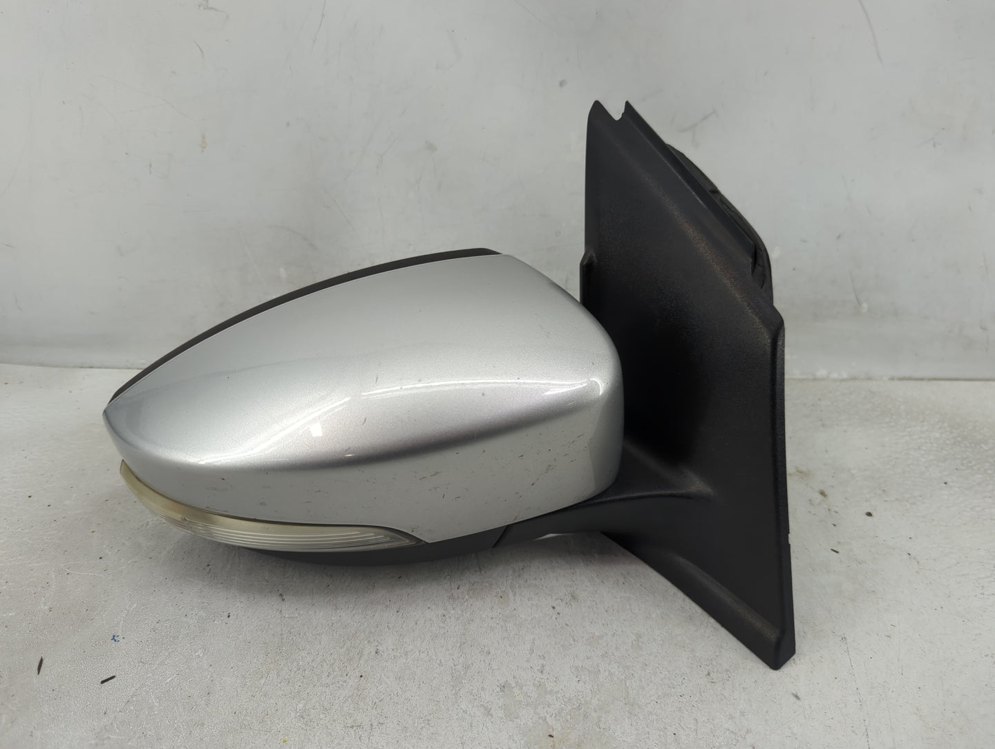 2013-2016 Ford Escape Passenger Side View Mirror - Right Door Mirror OEM Used - Oemusedautoparts1.com
