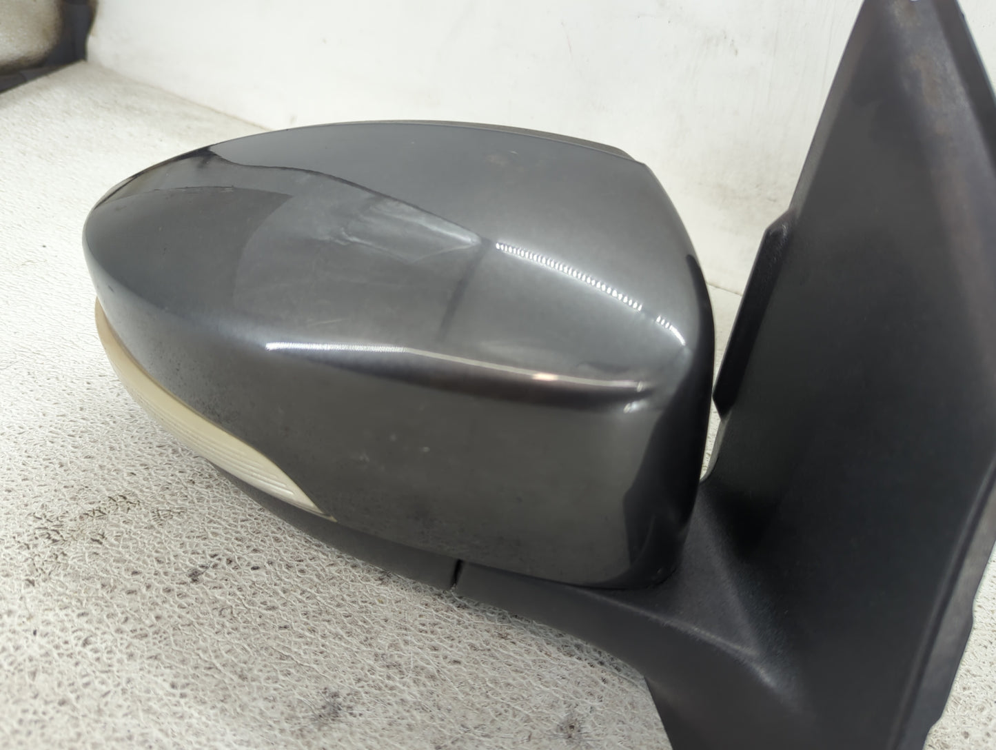 2013-2016 Ford Escape Passenger Side View Mirror - Right Door Mirror OEM Used - Oemusedautoparts1.com