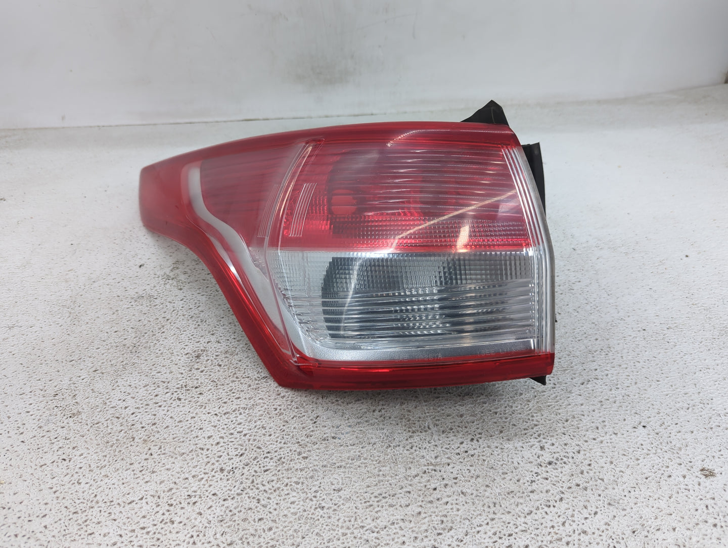2013-2016 Ford Escape Tail Light Assembly Driver Left OEM P/N:CJ54-13405-A Fits Fits 2013 2014 2015 2016 OEM Used Auto Parts
