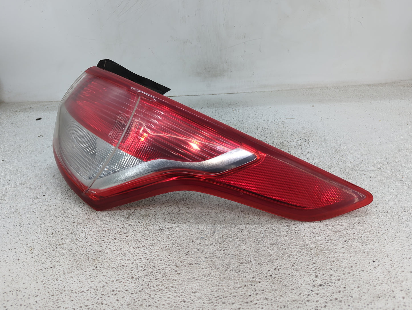 2013-2016 Ford Escape Tail Light Assembly Passenger Right OEM P/N:CJ54-13404-A Fits Fits 2013 2014 2015 2016 OEM Used Auto P