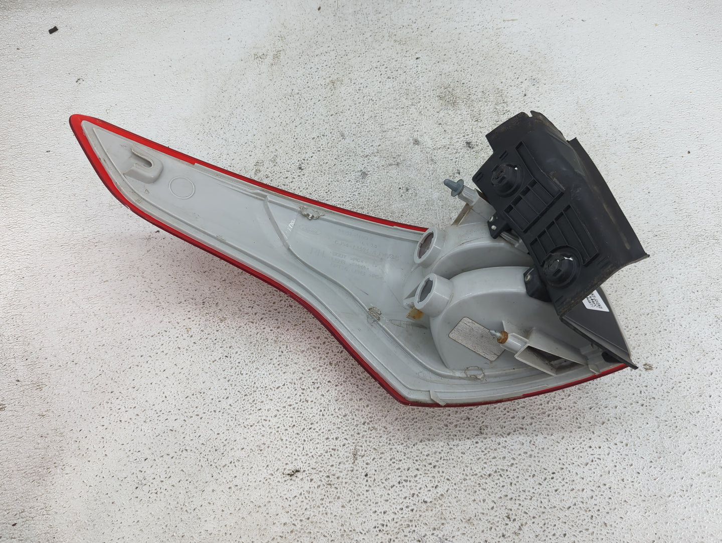 2013-2016 Ford Escape Tail Light Assembly Passenger Right OEM P/N:CJ54-13404-A Fits Fits 2013 2014 2015 2016 OEM Used Auto P