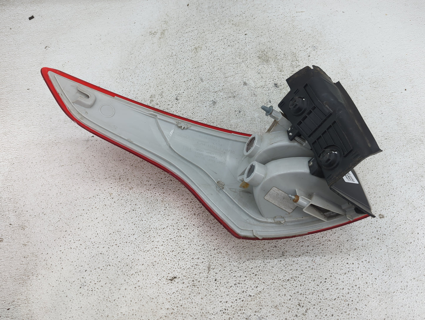 2013-2016 Ford Escape Tail Light Assembly Passenger Right OEM P/N:CJ54-13404-A Fits Fits 2013 2014 2015 2016 OEM Used Auto P