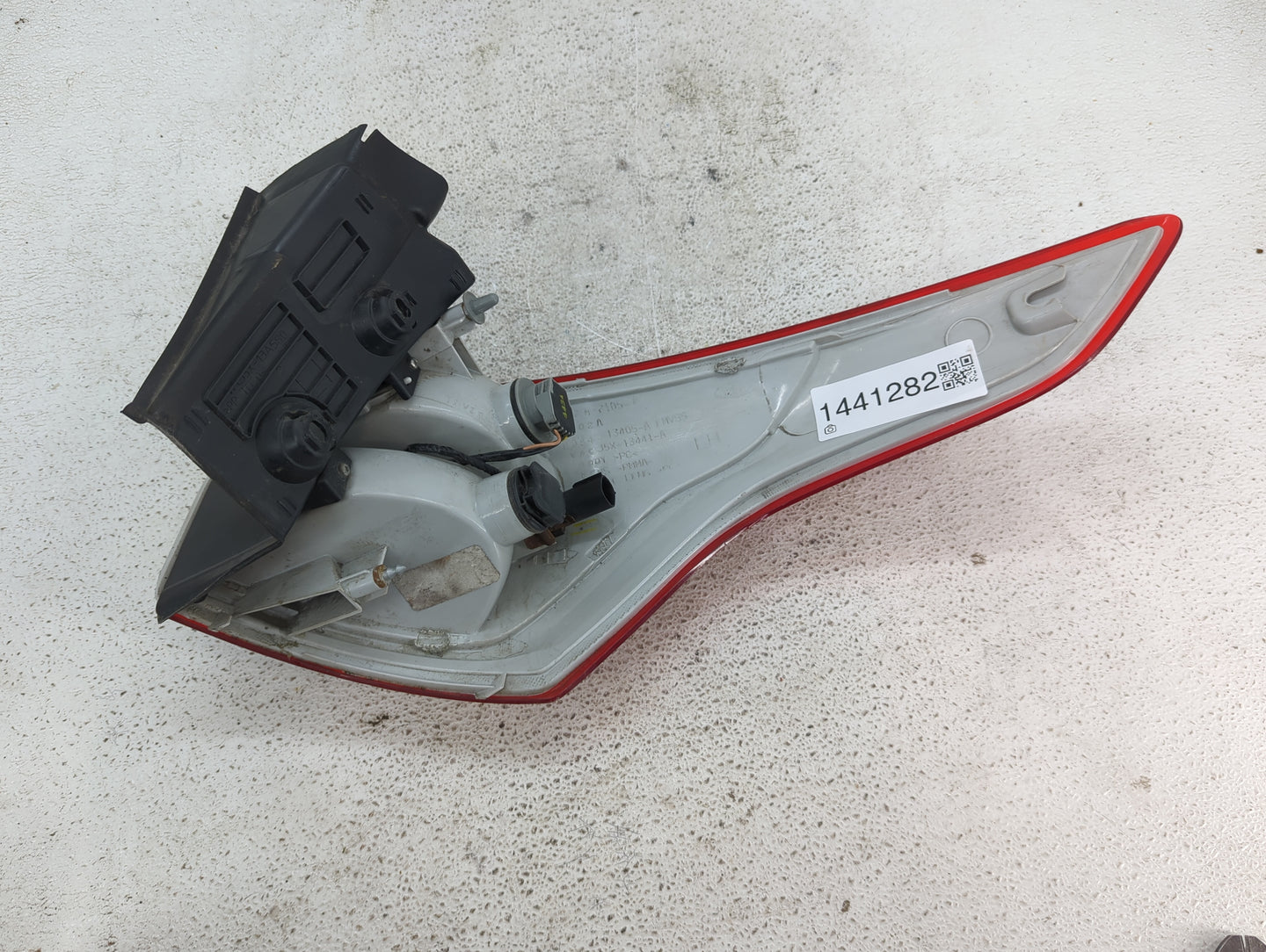 2013-2016 Ford Escape Tail Light Assembly Driver Left OEM P/N:CJ54-13405-A Fits Fits 2013 2014 2015 2016 OEM Used Auto Parts