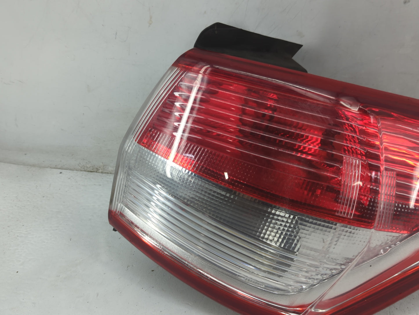 2013-2016 Ford Escape Tail Light Assembly Passenger Right OEM P/N:CJ54-13404-A Fits Fits 2013 2014 2015 2016 OEM Used Auto P