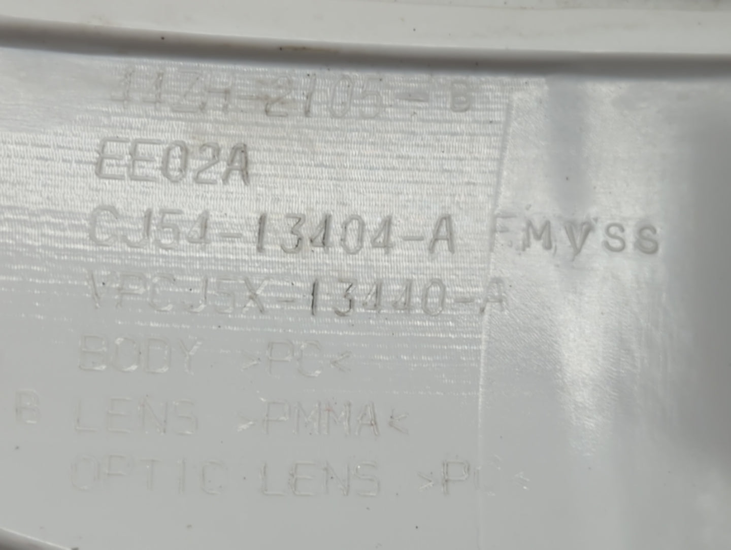 2013-2016 Ford Escape Tail Light Assembly Passenger Right OEM P/N:CJ54-13404-A Fits Fits 2013 2014 2015 2016 OEM Used Auto P