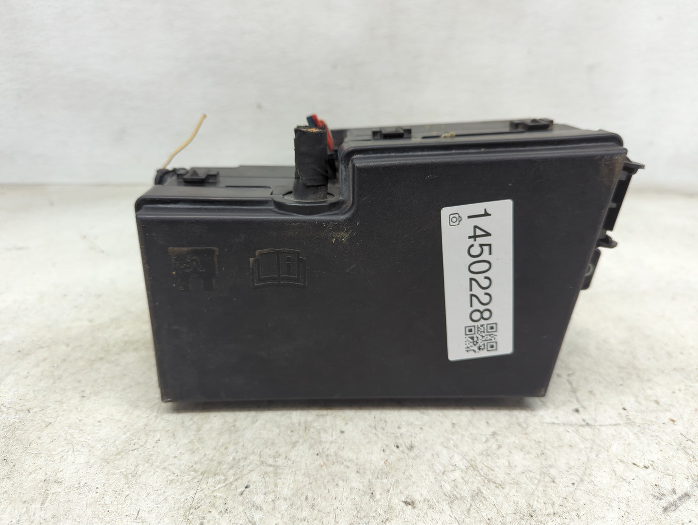 2013-2016 Ford Escape Fusebox Fuse Box Panel Relay Module P/N:AV6T-14A142-AB Fits Fits 2013 2014 2015 2016 OEM Used Auto Par