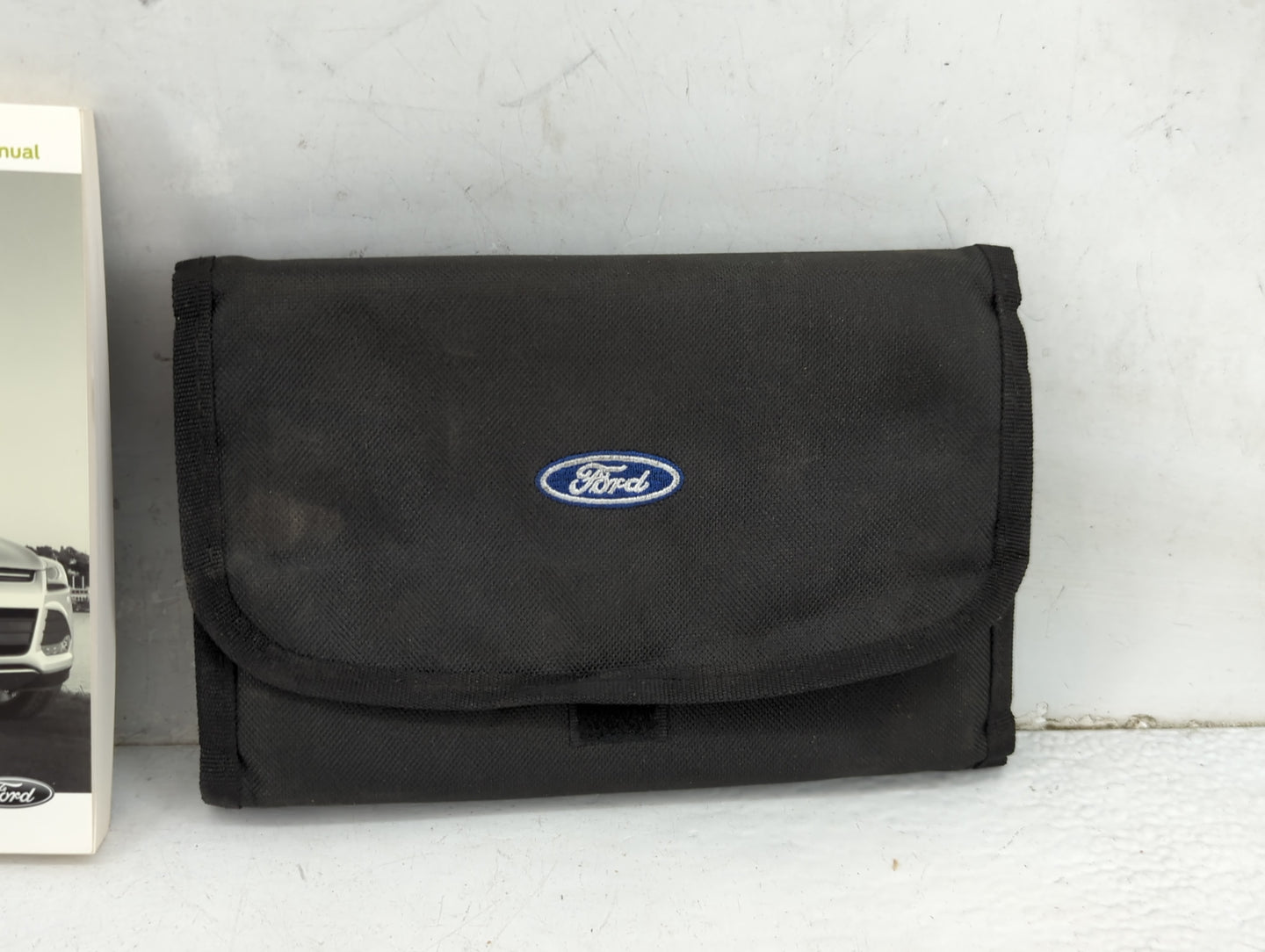 2015 Ford Escape Owners Manual Book Guide P/N:FJ5J19A321AA OEM Used Auto Parts - Oemusedautoparts1.com