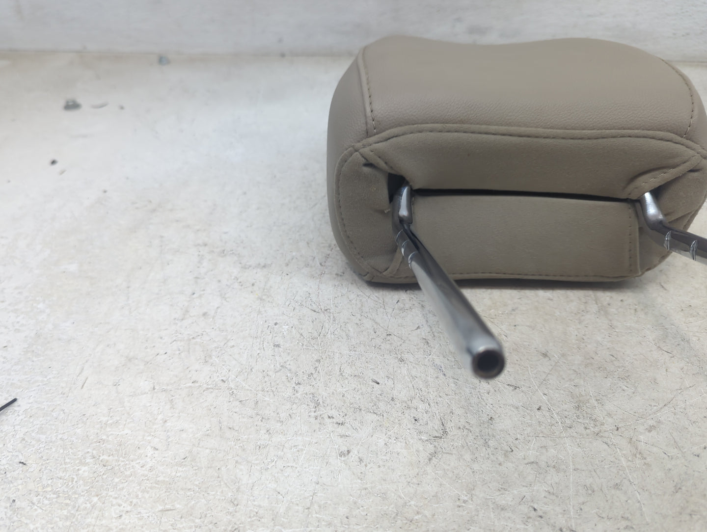 2015 Ford Escape Headrest Head Rest Front Driver Passenger Seat Fits OEM Used Auto Parts - Oemusedautoparts1.com