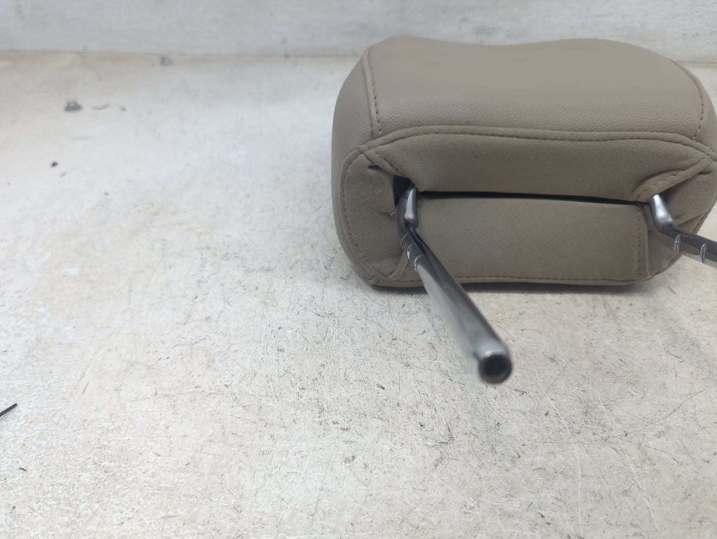 2015 Ford Escape Headrest Head Rest Front Driver Passenger Seat Fits OEM Used Auto Parts - Oemusedautoparts1.com