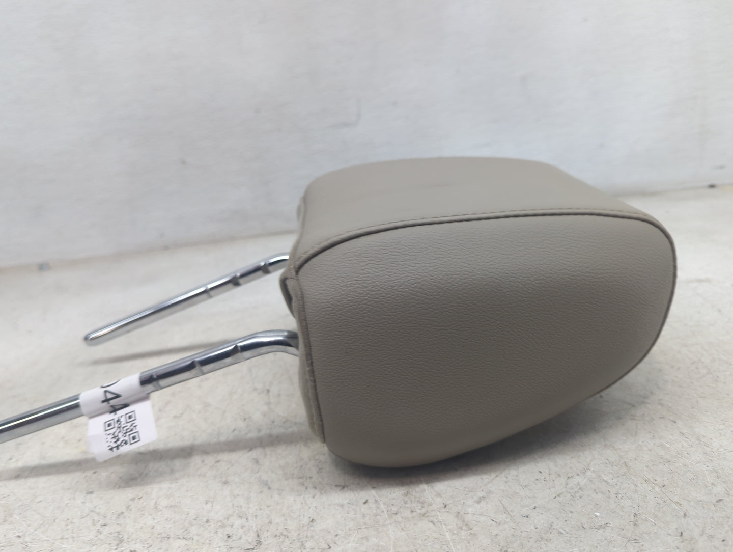 2015 Ford Escape Headrest Head Rest Front Driver Seat Tan 1473044 - Oemusedautoparts1.com