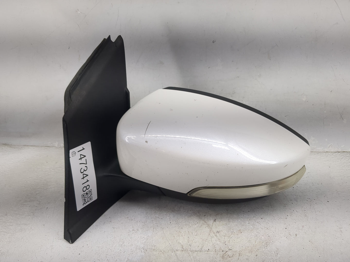 2015 Ford Escape Driver Side View Mirror - Left Door Mirror OEM Used - Oemusedautoparts1.com