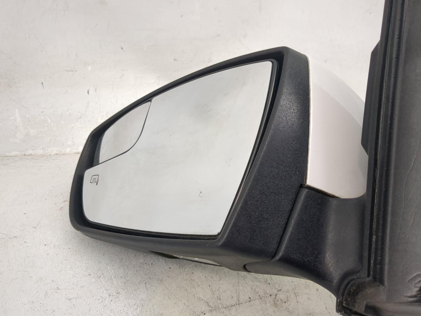 2015 Ford Escape Driver Side View Mirror - Left Door Mirror OEM Used - Oemusedautoparts1.com