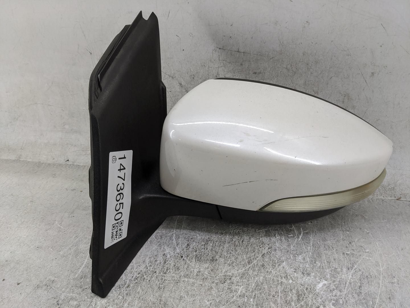 2013-2016 Ford Escape Driver Side View Mirror - Left Door Mirror OEM Used - Oemusedautoparts1.com
