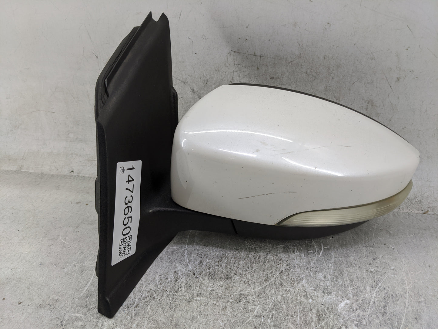 2013-2016 Ford Escape Driver Side View Mirror - Left Door Mirror OEM Used - Oemusedautoparts1.com