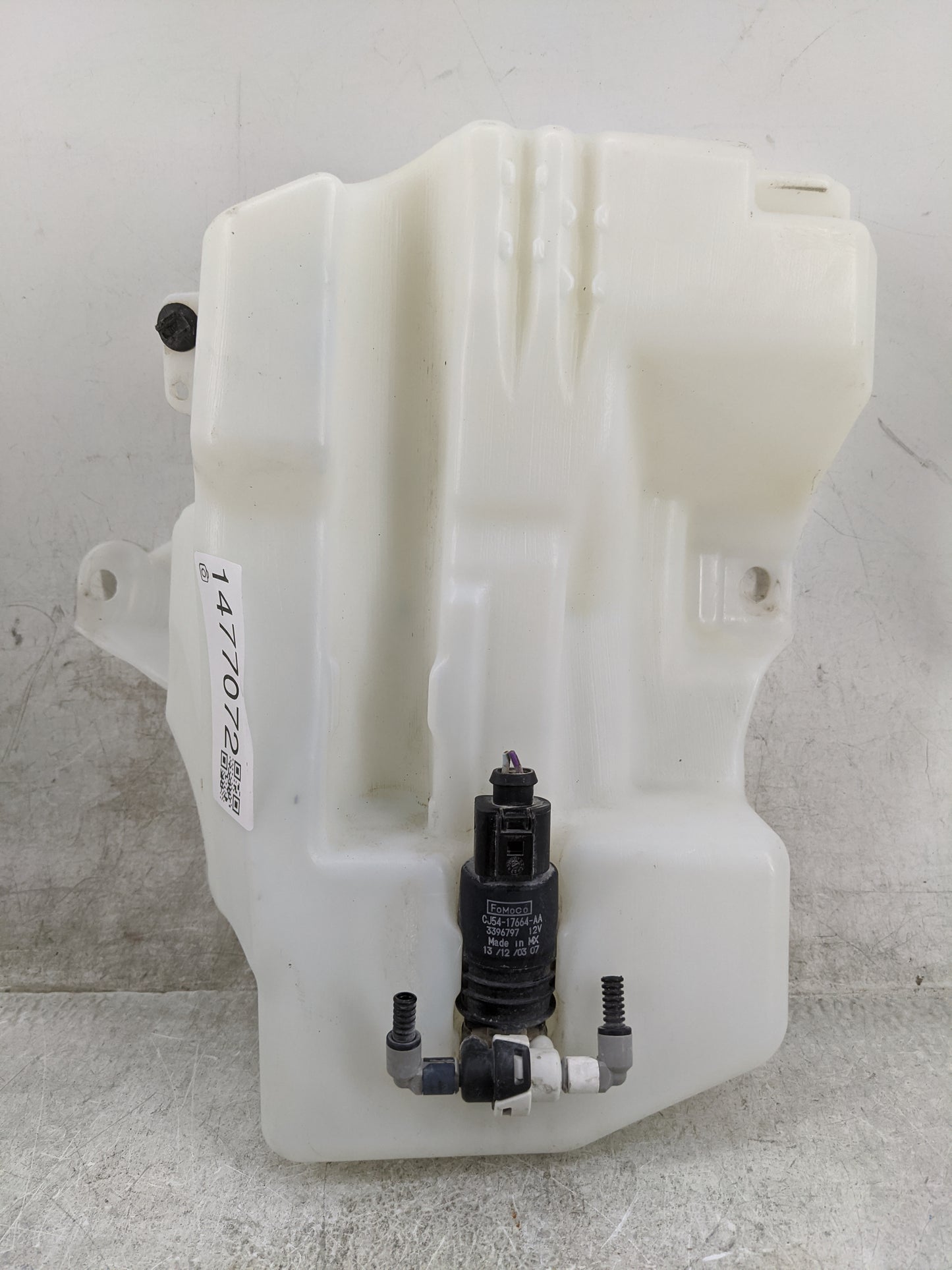 2013-2014 Ford Escape Windshield Washer Fluid Reservoir Bottle Oem 1477072 - Oemusedautoparts1.com