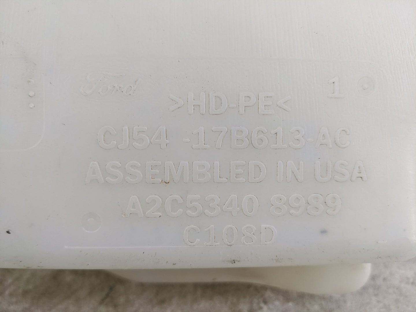 2013-2014 Ford Escape Windshield Washer Fluid Reservoir Bottle Oem 1477072 - Oemusedautoparts1.com