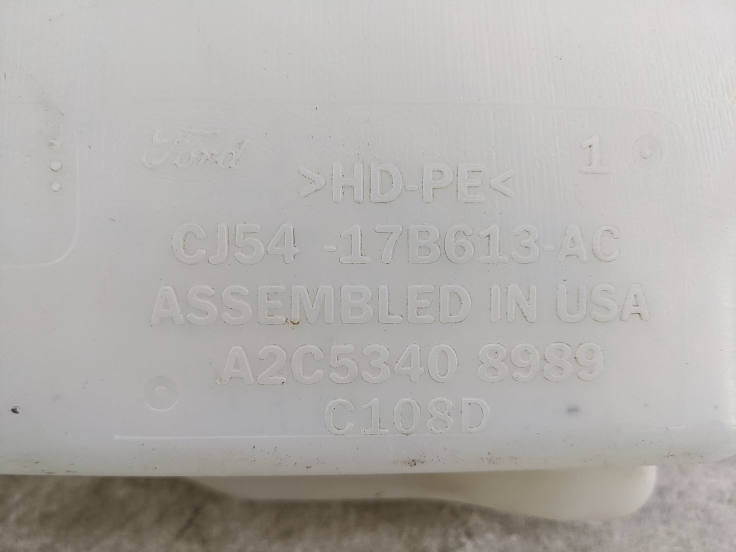 2013-2014 Ford Escape Windshield Washer Fluid Reservoir Bottle Oem 1477072 - Oemusedautoparts1.com