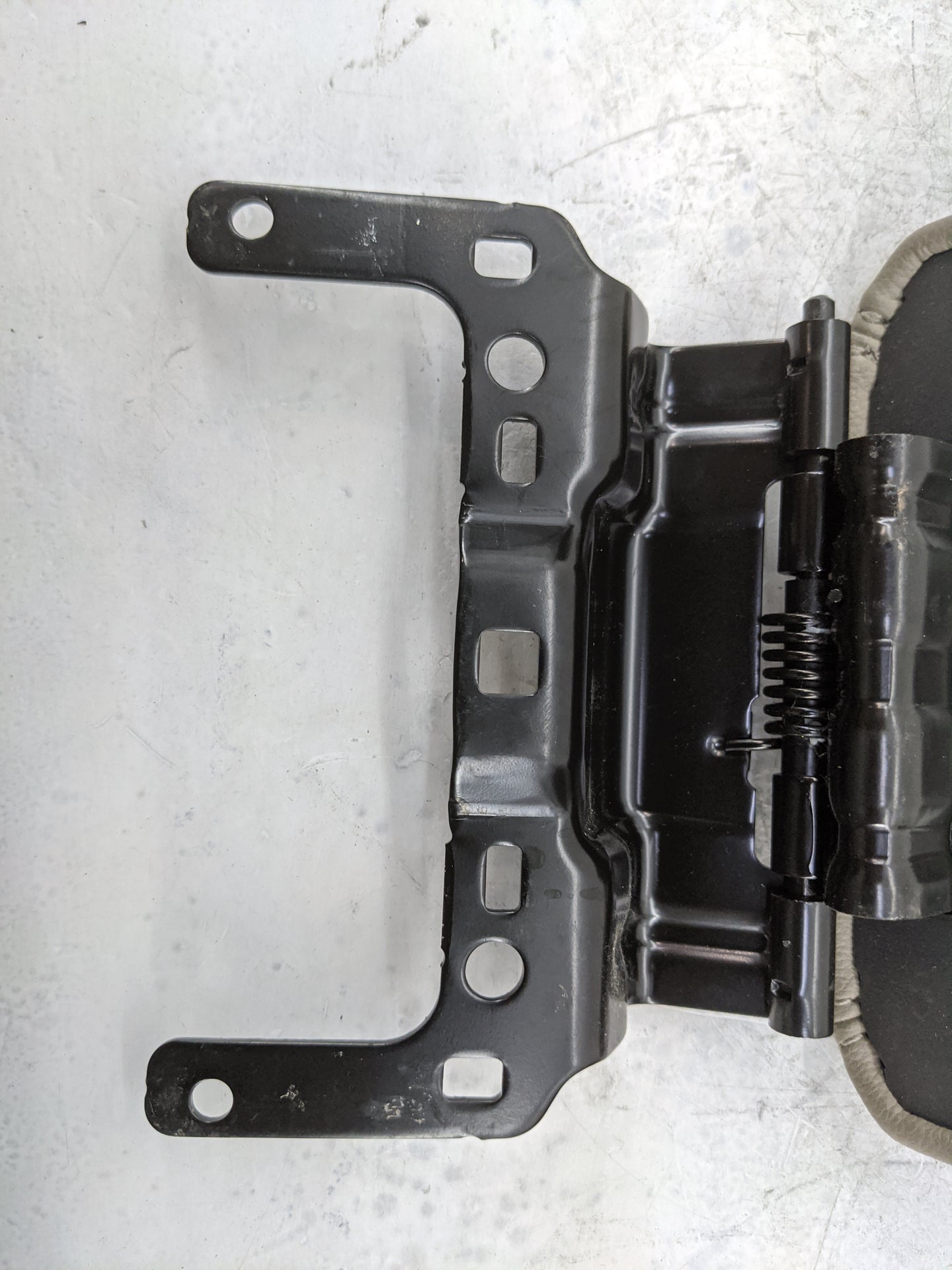 2015 Ford Escape Center Console Armrest Cover Lid P/N:151318NAD Fits OEM Used Auto Parts - Oemusedautoparts1.com