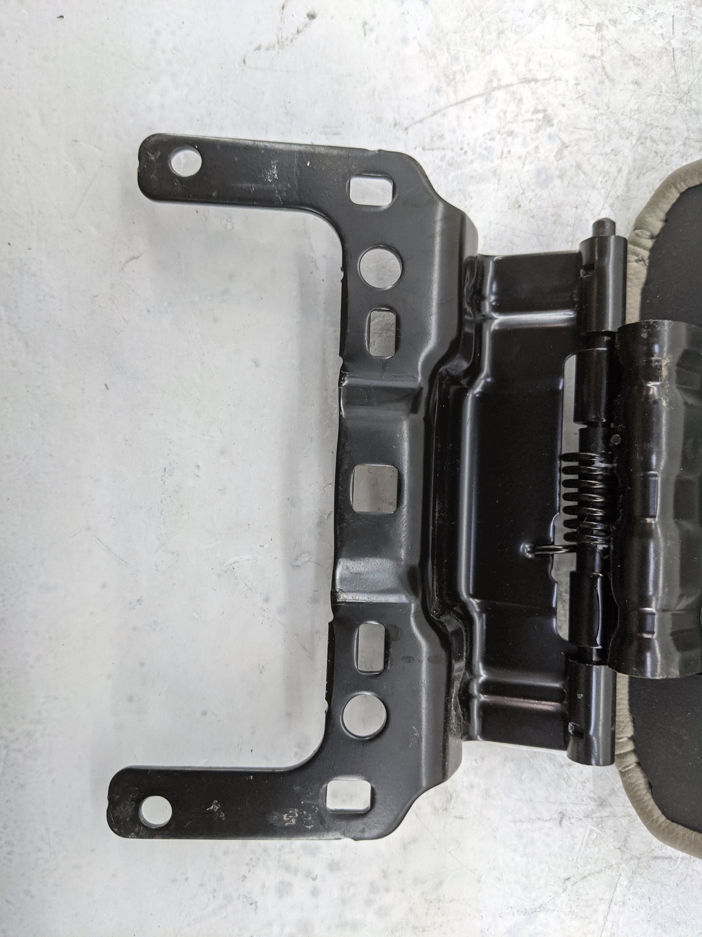 2015 Ford Escape Center Console Armrest Cover Lid P/N:151318NAD Fits OEM Used Auto Parts - Oemusedautoparts1.com
