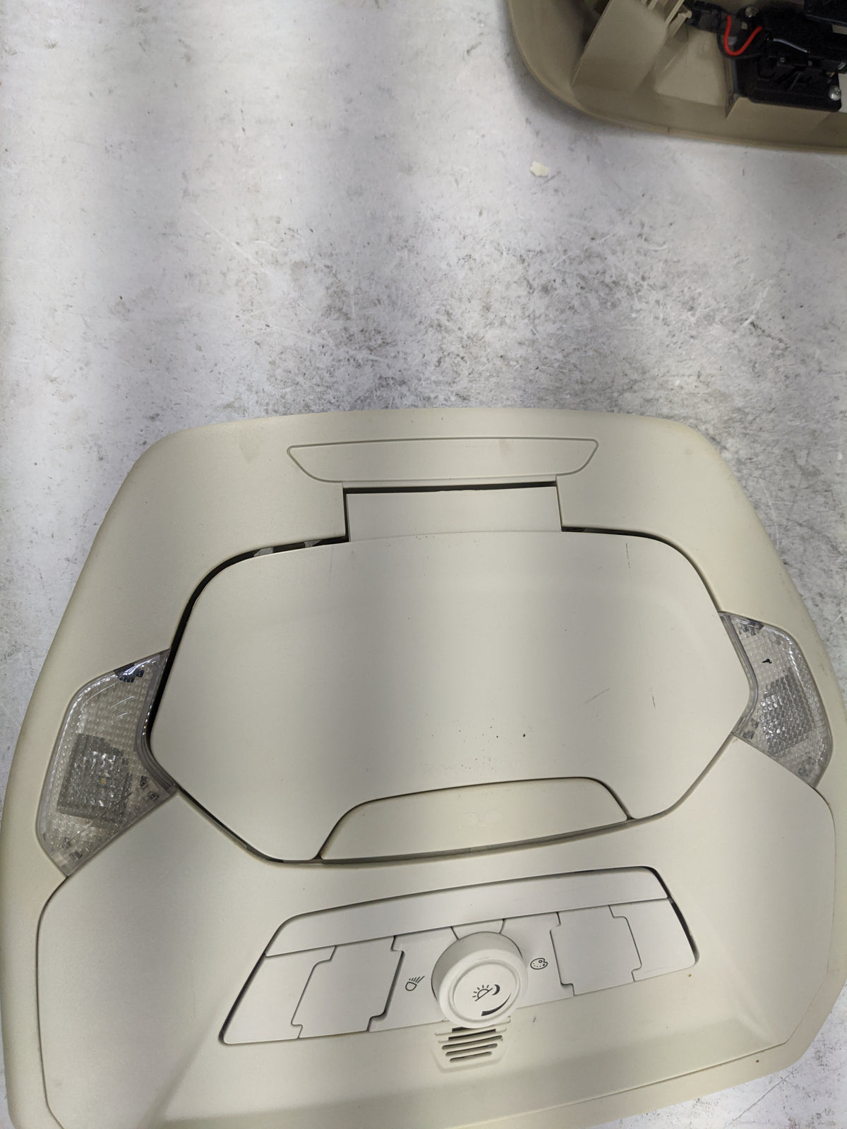 2015 Ford Escape Overhead Roof Console Tan - Oemusedautoparts1.com