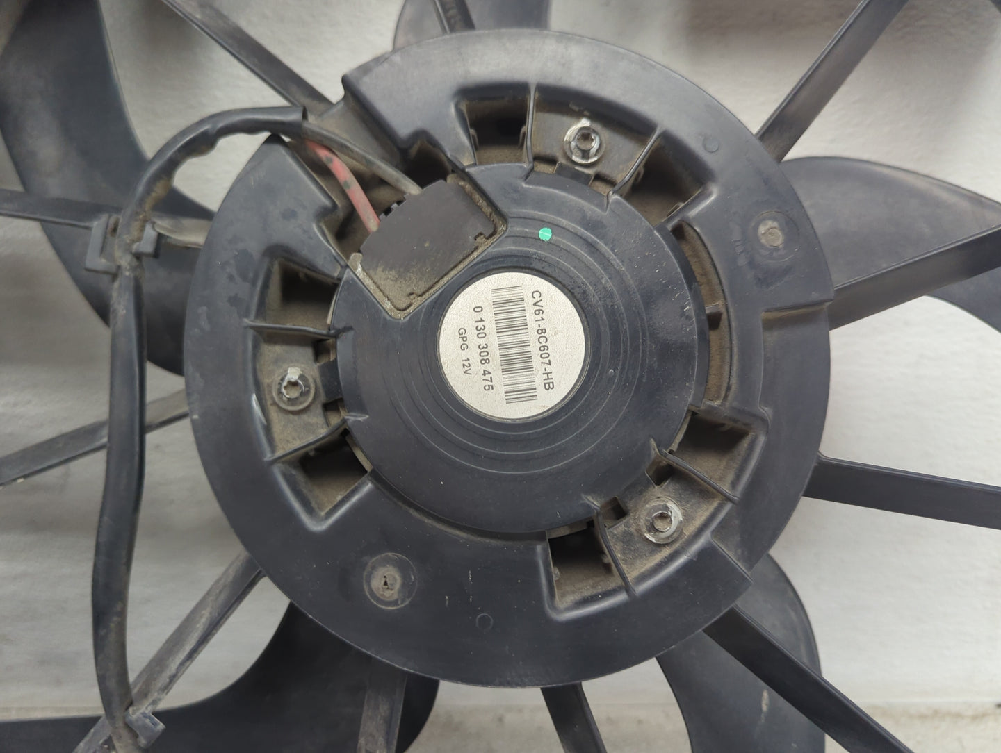 2013-2016 Ford Escape Electric Radiator Cooling Fan Motor Assembly P/N:CV61-8C607-HB 0130308475 Fits Fits 2013 2014 2015 201