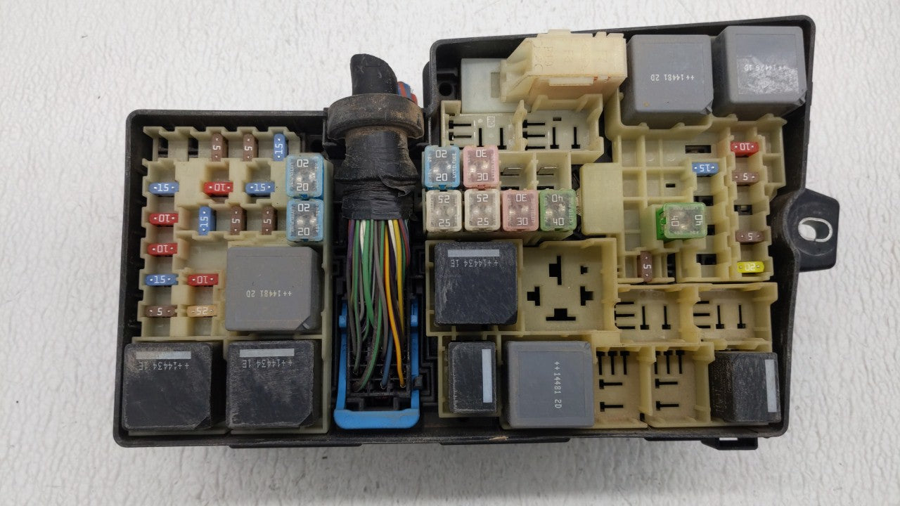 2013-2016 Ford Escape Fusebox Fuse Box Panel Relay Module P/N:AV6T-14A142-AB AV6T-14A067-AD Fits Fits 2013 2014 2015 2016 OE