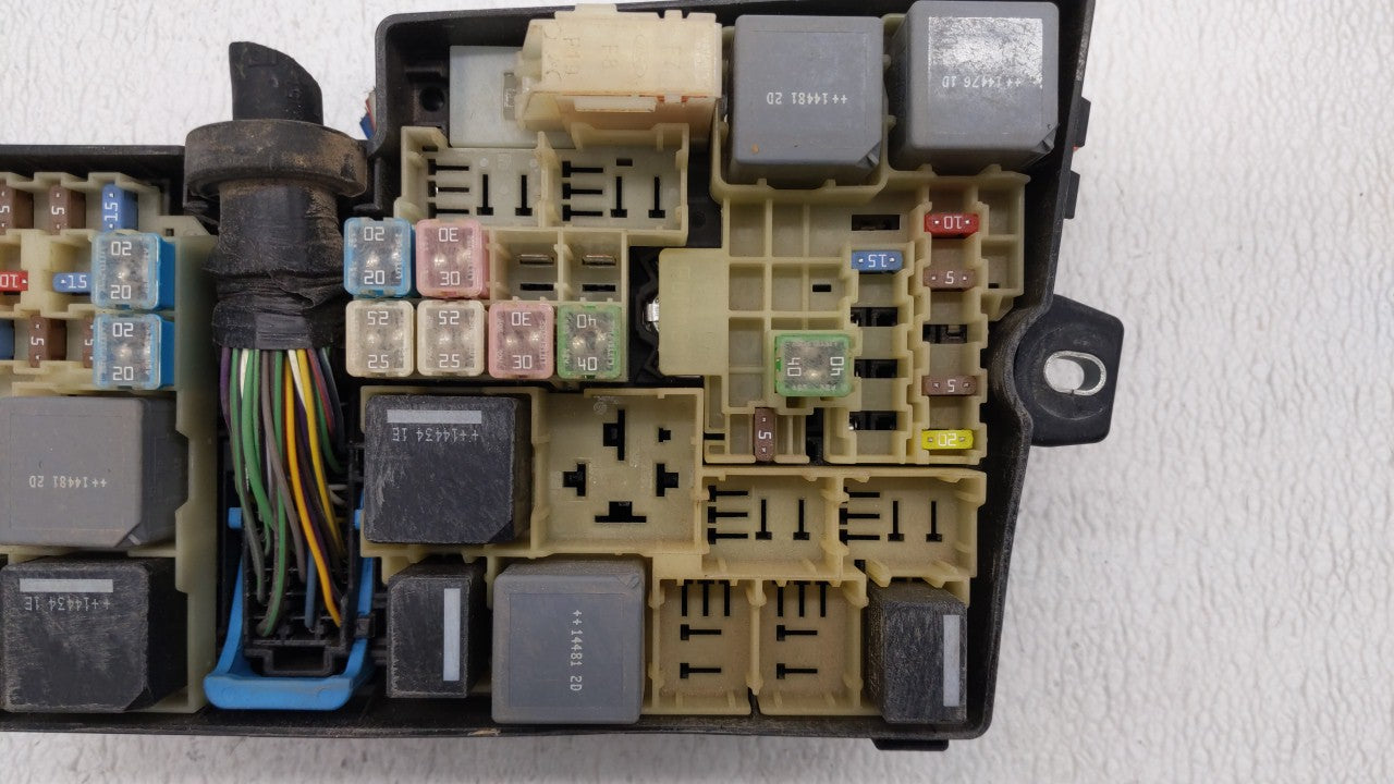 2013-2016 Ford Escape Fusebox Fuse Box Panel Relay Module P/N:AV6T-14A142-AB AV6T-14A067-AD Fits Fits 2013 2014 2015 2016 OE