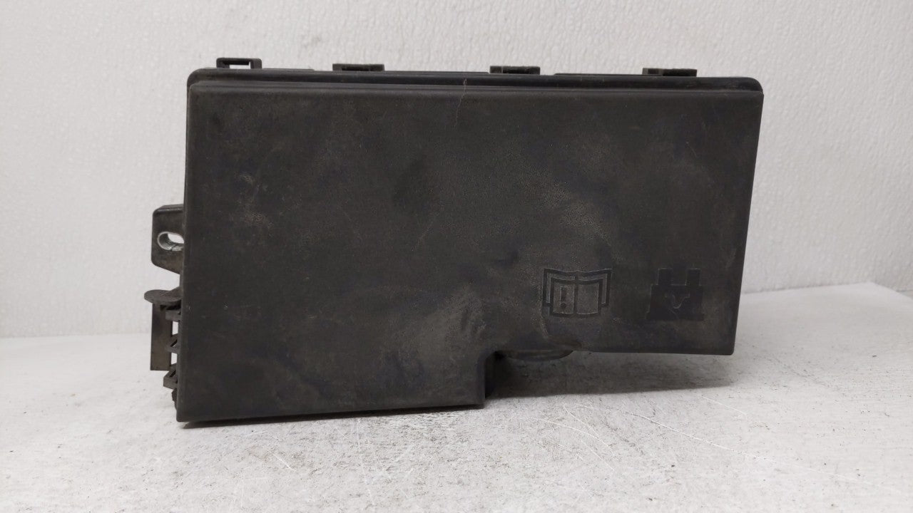 2013-2016 Ford Escape Fusebox Fuse Box Panel Relay Module P/N:AV6T-14A142-AB AV6T-14A067-AD Fits Fits 2013 2014 2015 2016 OE