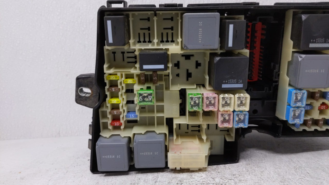 2013-2016 Ford Escape Fusebox Fuse Box Panel Relay Module P/N:AV6T-14A142-AB AV6T-14A067-AD Fits Fits 2013 2014 2015 2016 OE