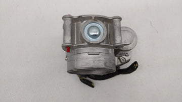 2013-2019 Ford Escape Throttle Body P/N:DS7E-9F991-AK DS7E-9F991-AD Fits Fits 2013 2014 2015 2016 2017 2018 2019 2020 OEM Used Auto Parts