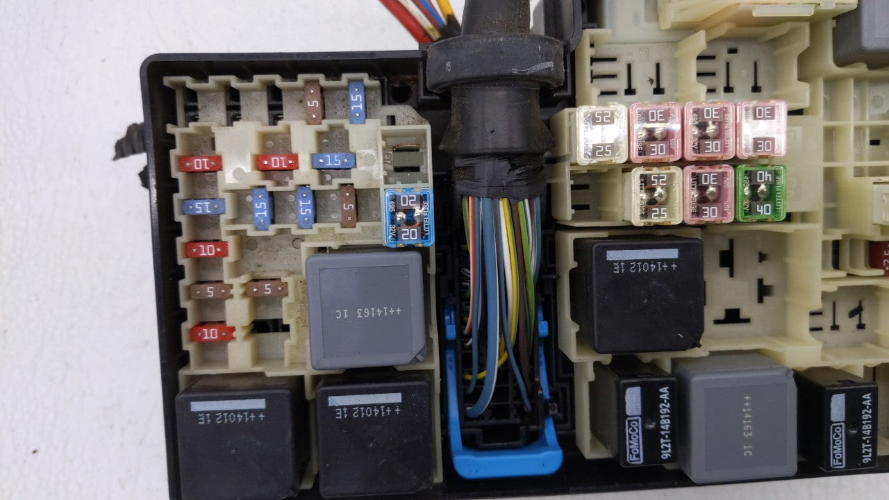 2013-2016 Ford Escape Fusebox Fuse Box Panel Relay Module P/N:AV6T-14A142-AB AV6T-14A067-AD Fits Fits 2013 2014 2015 2016 OE