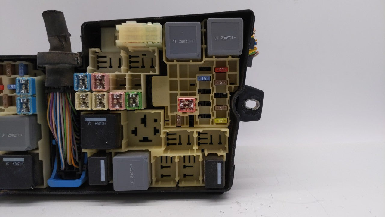 2013-2016 Ford Escape Fusebox Fuse Box Panel Relay Module P/N:AV6T-14A142-AB AV6T-14A067-AD Fits Fits 2013 2014 2015 2016 OE