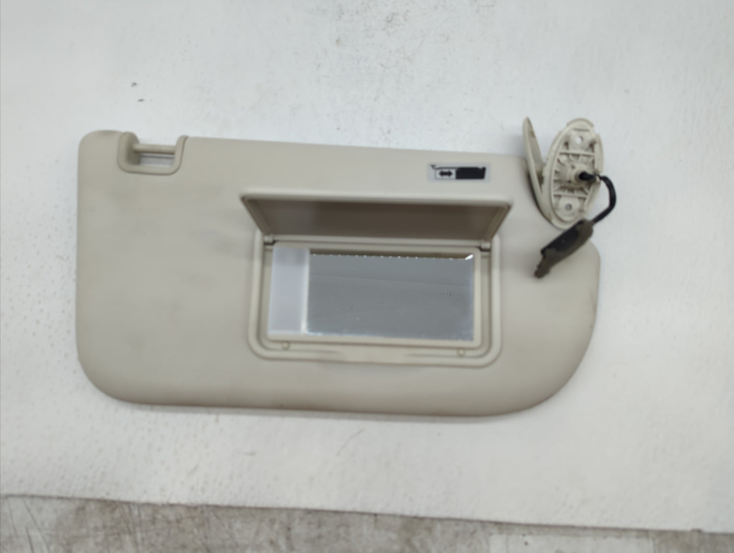 2013-2019 Ford Escape Sun Visor Shade Replacement Passenger Right Mirror Fits Fits 2013 2014 2015 2016 2017 2018 2019 OEM Us