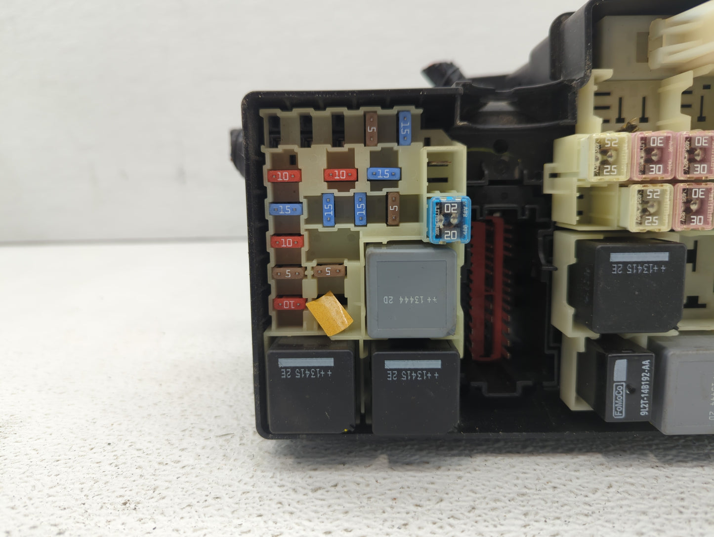 2013-2016 Ford Escape Fusebox Fuse Box Panel Relay Module P/N:AV6T-14A142-AB AV6T-14A067-AD Fits Fits 2013 2014 2015 2016 OE