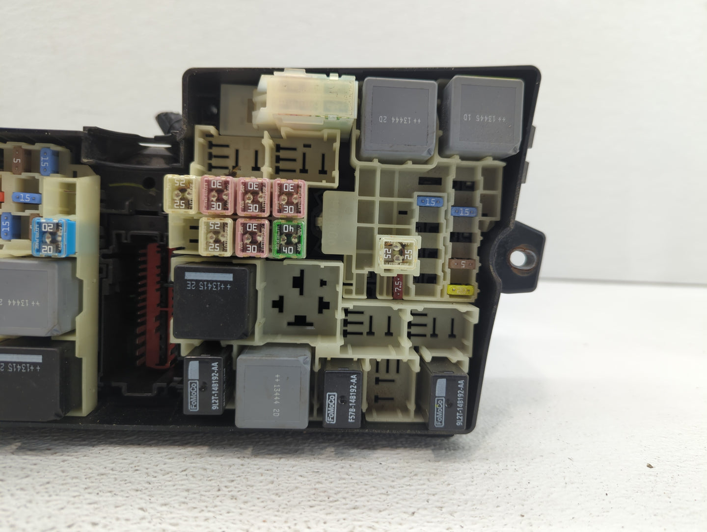 2013-2016 Ford Escape Fusebox Fuse Box Panel Relay Module P/N:AV6T-14A142-AB AV6T-14A067-AD Fits Fits 2013 2014 2015 2016 OE