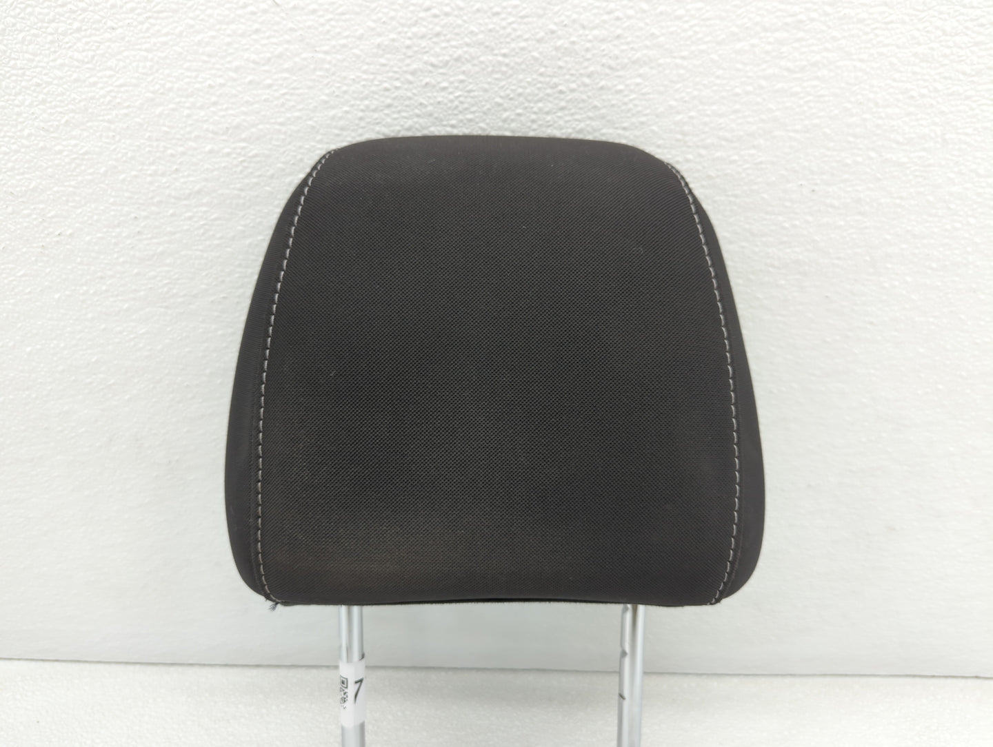 2015-2015 Ford Escape Headrest Head Rest Front Driver Passenger Seat - Oemusedautoparts1.com