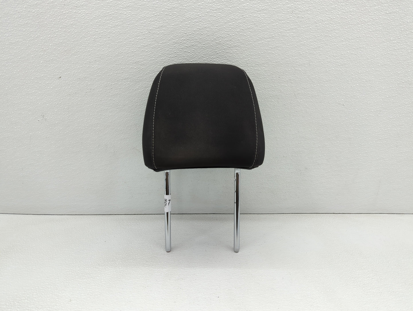 2015-2015 Ford Escape Headrest Head Rest Front Driver Passenger Seat - Oemusedautoparts1.com