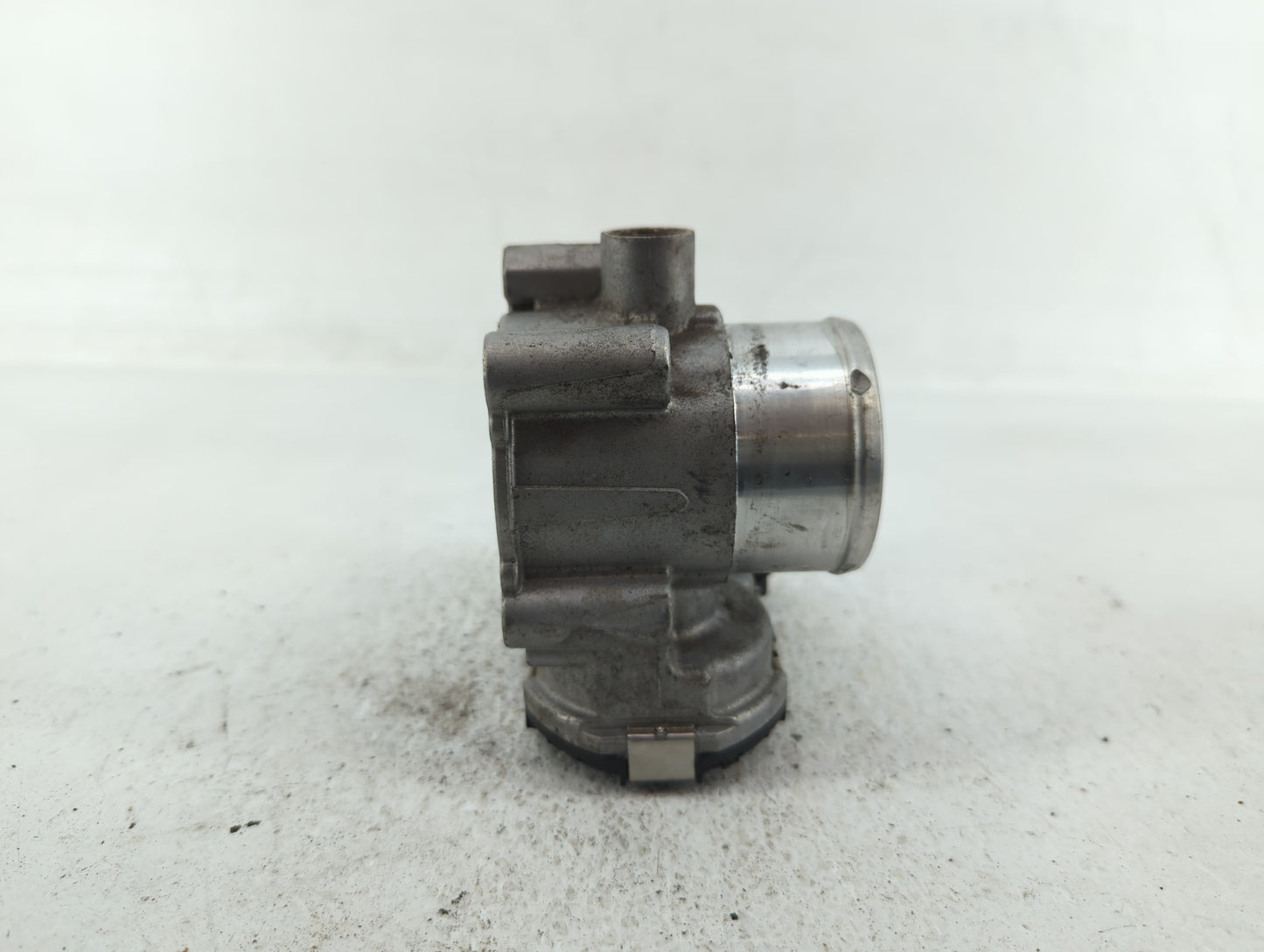 2013-2016 Ford Escape Throttle Body P/N:7S7G-9F991-CA Fits Fits 2013 2014 2015 2016 2017 2018 2019 OEM Used Auto Parts - Oem