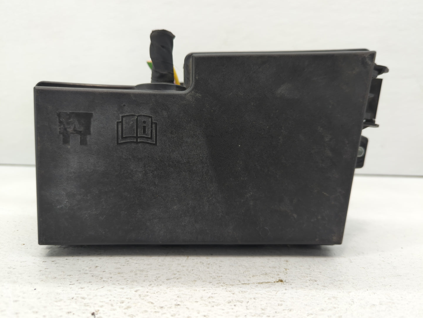 2013-2016 Ford Escape Fusebox Fuse Box Panel Relay Module P/N:AV6T-14A067-AC AV6T-14A067-AB Fits Fits 2013 2014 2015 2016 OE