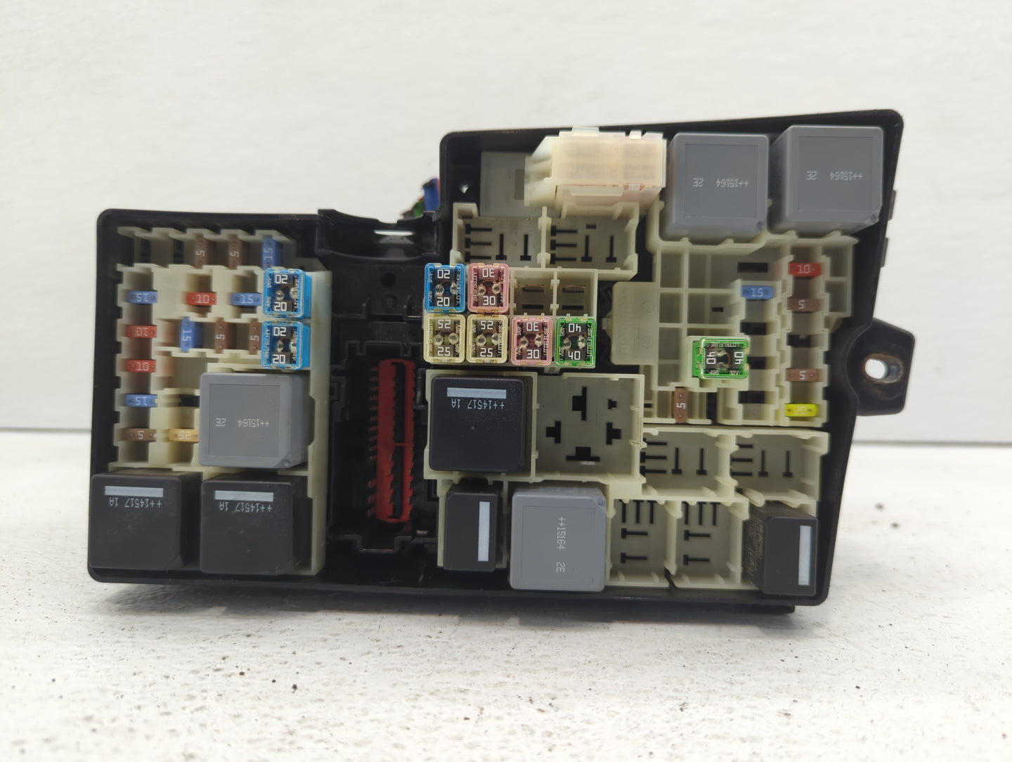 2013-2016 Ford Escape Fusebox Fuse Box Panel Relay Module P/N:AV6T-14A067-AC AV6T-14A067-AB Fits Fits 2013 2014 2015 2016 OE