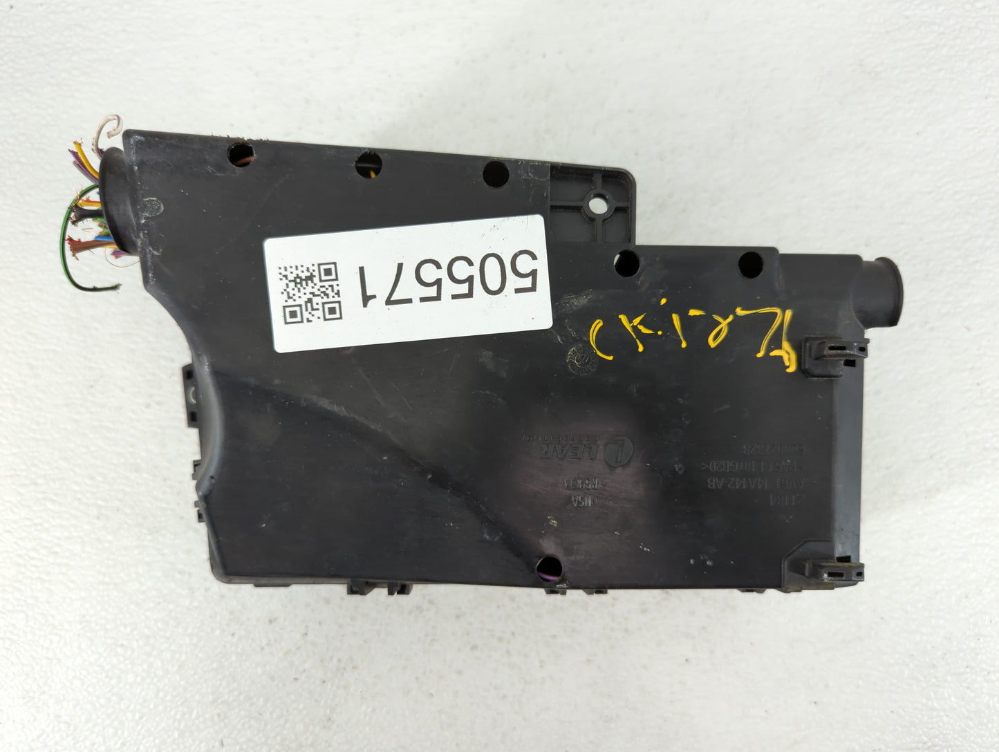 2013-2016 Ford Escape Fusebox Fuse Box Panel Relay Module P/N:AV6T-14A067-AD AV6T-14A067-AC Fits Fits 2013 2014 2015 2016 OE