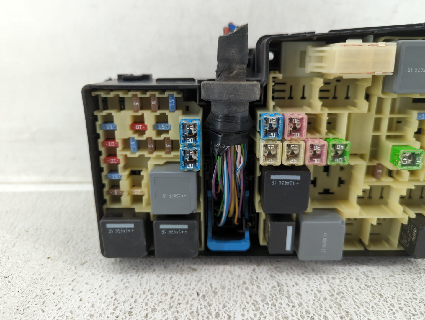 2013-2016 Ford Escape Fusebox Fuse Box Panel Relay Module P/N:AV6T-14A067-AD AV6T-14A067-AC Fits Fits 2013 2014 2015 2016 OE