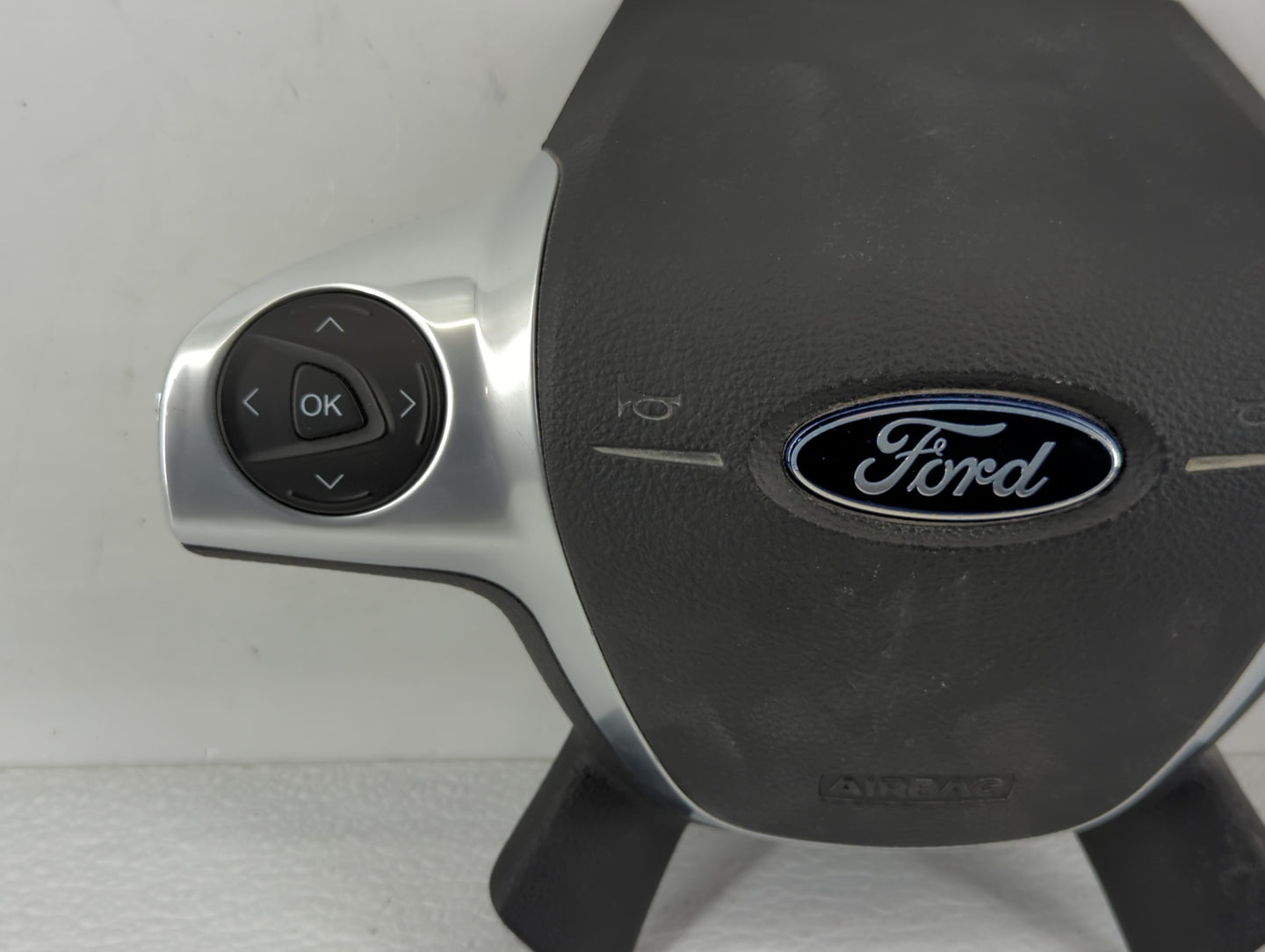 2015-2016 Ford Escape Air Bag Driver Left Steering Wheel Mounted P/N:EJ54 A042B85 BA3ZHE 34088827A Fits Fits 2015 2016 OEM U