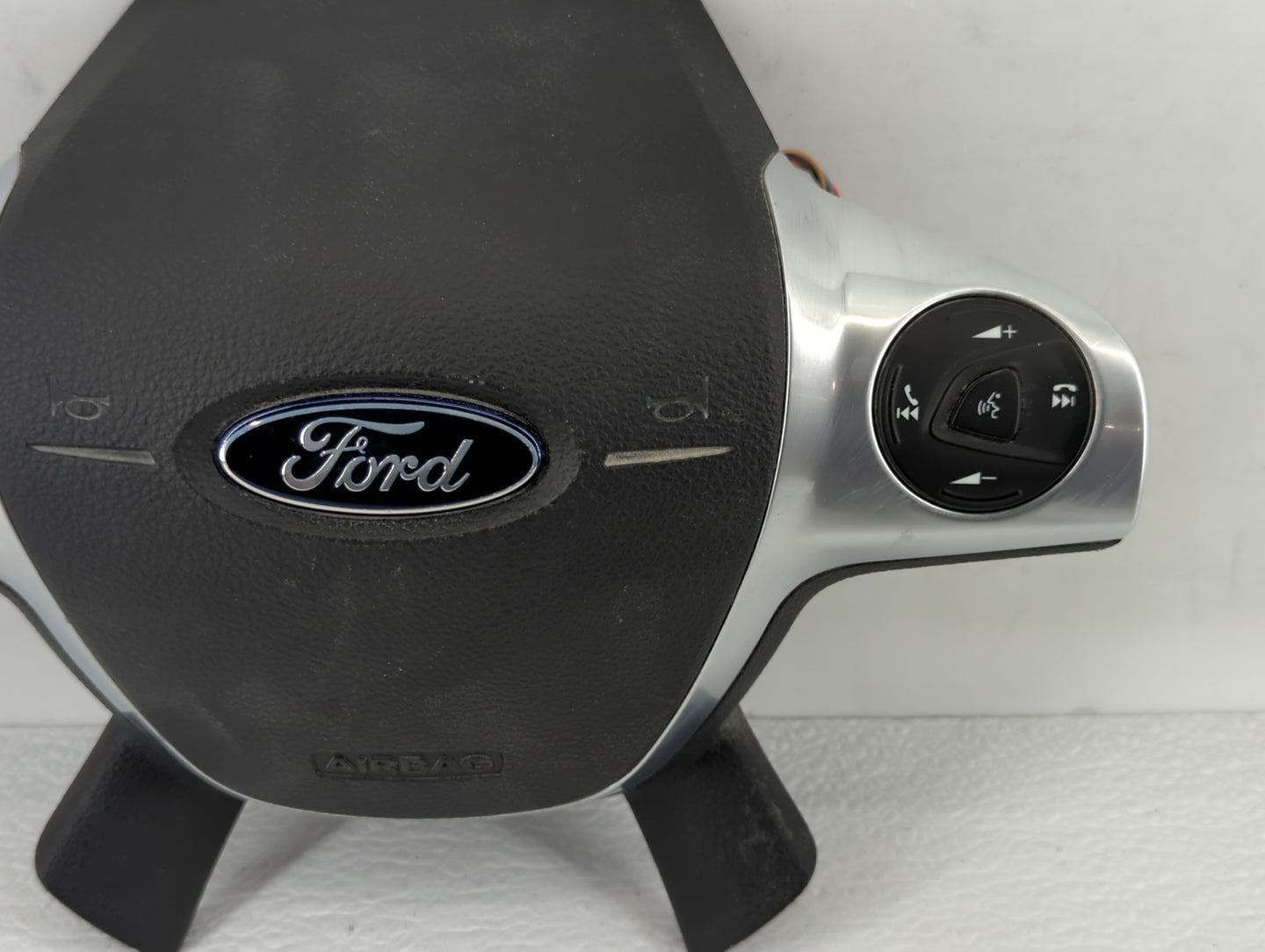 2015-2016 Ford Escape Air Bag Driver Left Steering Wheel Mounted P/N:EJ54 A042B85 BA3ZHE 34088827A Fits Fits 2015 2016 OEM U